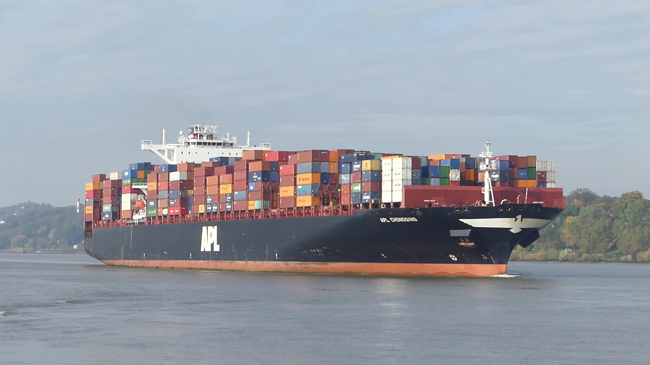 Containerschiff APL Chongqing
