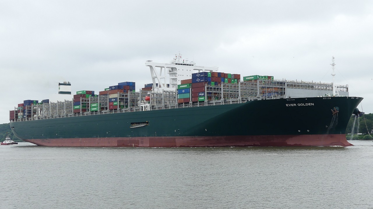 Containerschiff Ever Golden