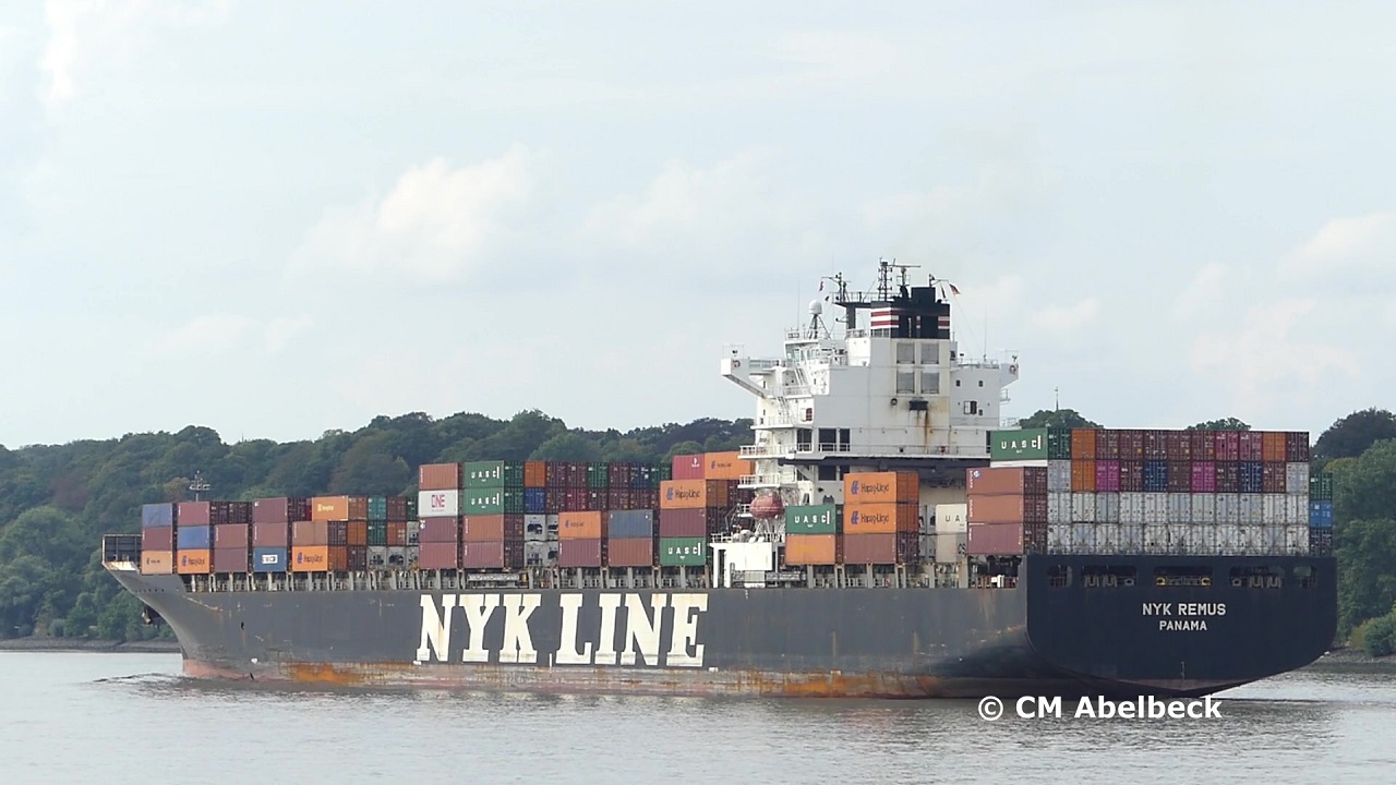 Containerschiff NYK Remus