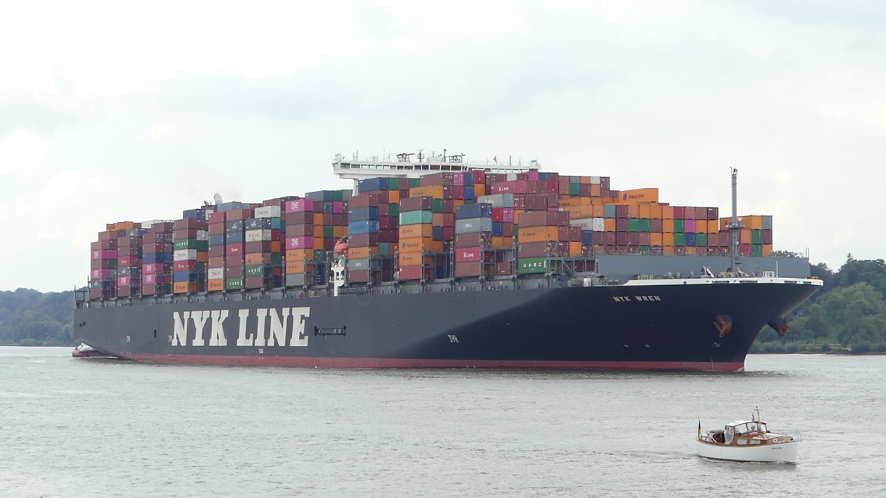 Containerschiff NYK Wren